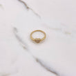 Anillo Corazon Churumbela 1.95gr / T6 1/4 / Circones Blancos Oro Amarillo $