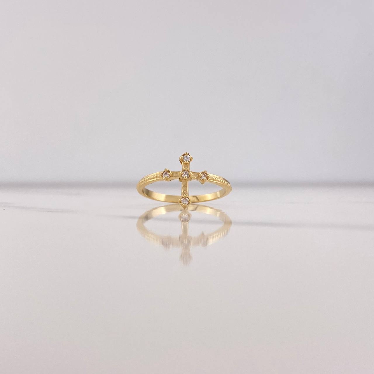 Anillo Cruz 1.75gr / T6 3/4 / Circones Blancos Oro Amarillo $