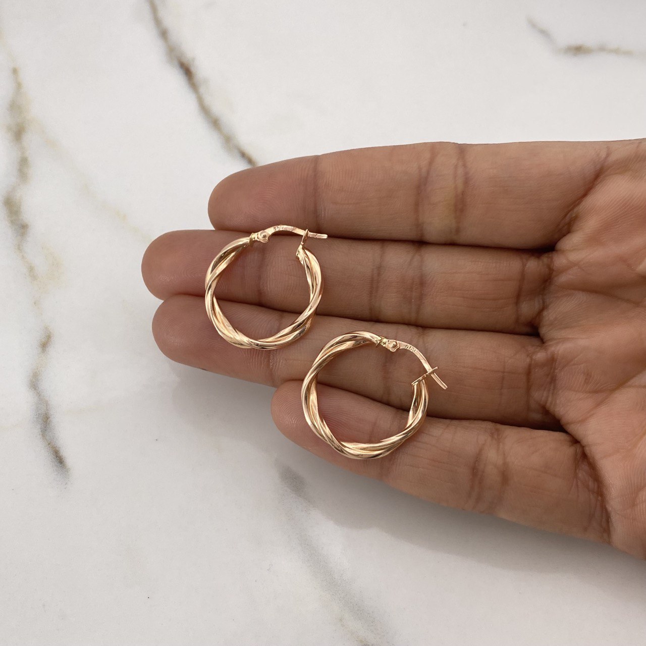 Candongas Tere 1.9gr / 2.5cm / Entorchadas Oro Rosa $