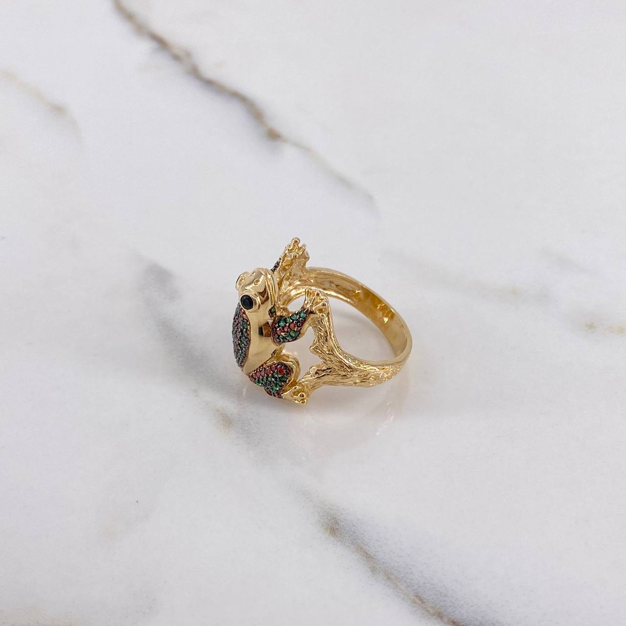Anillo Rana 8.65gr / T7 1/2 / Circones Verdes Naranjas Oro Amarillo &
