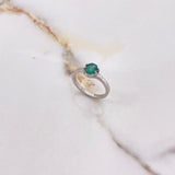 Anillo Solitario Ovalado 2.58gr / T5 1/4 / Esmeralda 0.64 Qts Oro Blanco (Joya) &