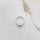 Anillo Solitario Ovalado 2.58gr / T5 1/4 / Esmeralda 0.64 Qts Oro Blanco (Joya) &