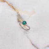 Anillo Solitario Ovalado 2.58gr / T5 1/4 / Esmeralda 0.64 Qts Oro Blanco (Joya) &
