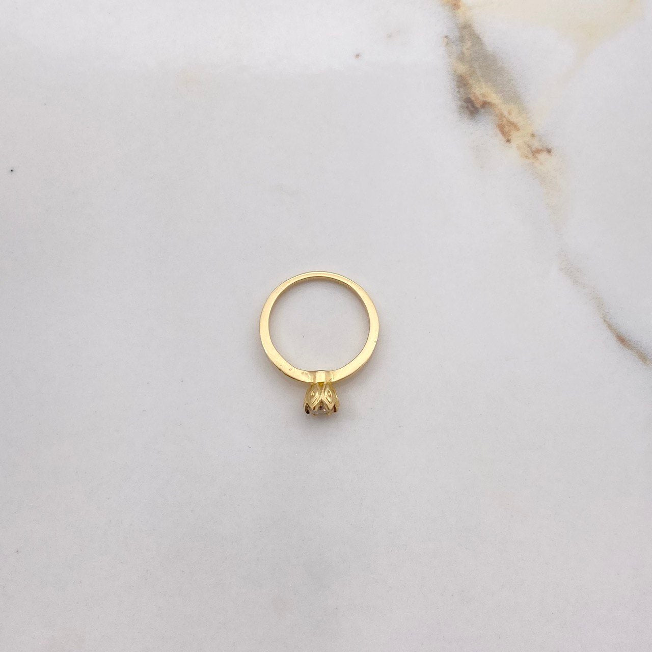 Anillo Solitario Redondo 2.9gr / T5 1/4 / Diamante 0.19 Qts Oro Amarillo (Joya) ©