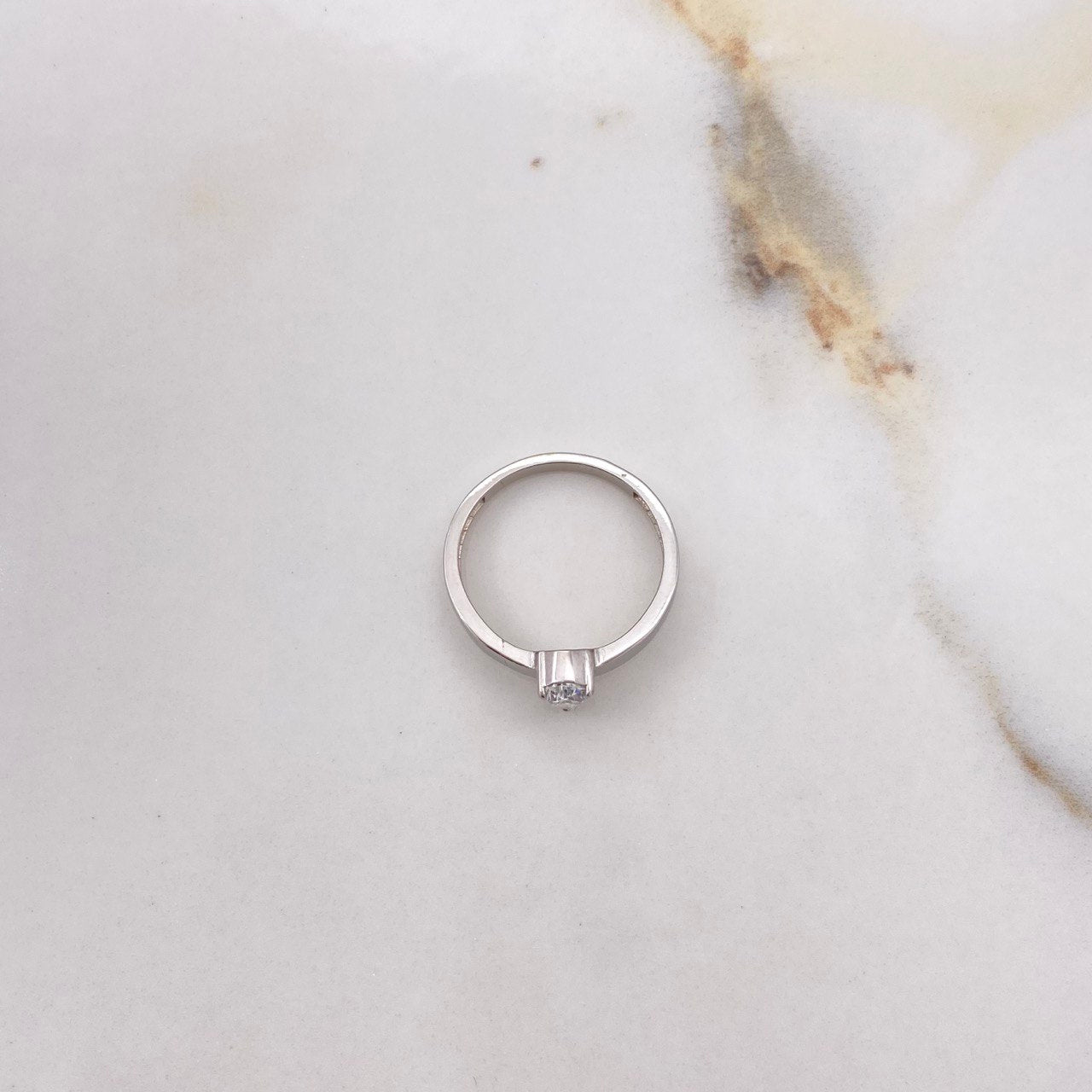 Anillo Solitario Pera 2.6gr / T6  / Diamante 0.40 Qts Oro Blanco (Joya) ©