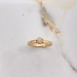 Anillo Solitario Redondo 3.88gr / T6 1/4 / Diamante 0.15 Qts Oro Amarillo (Joya) ©