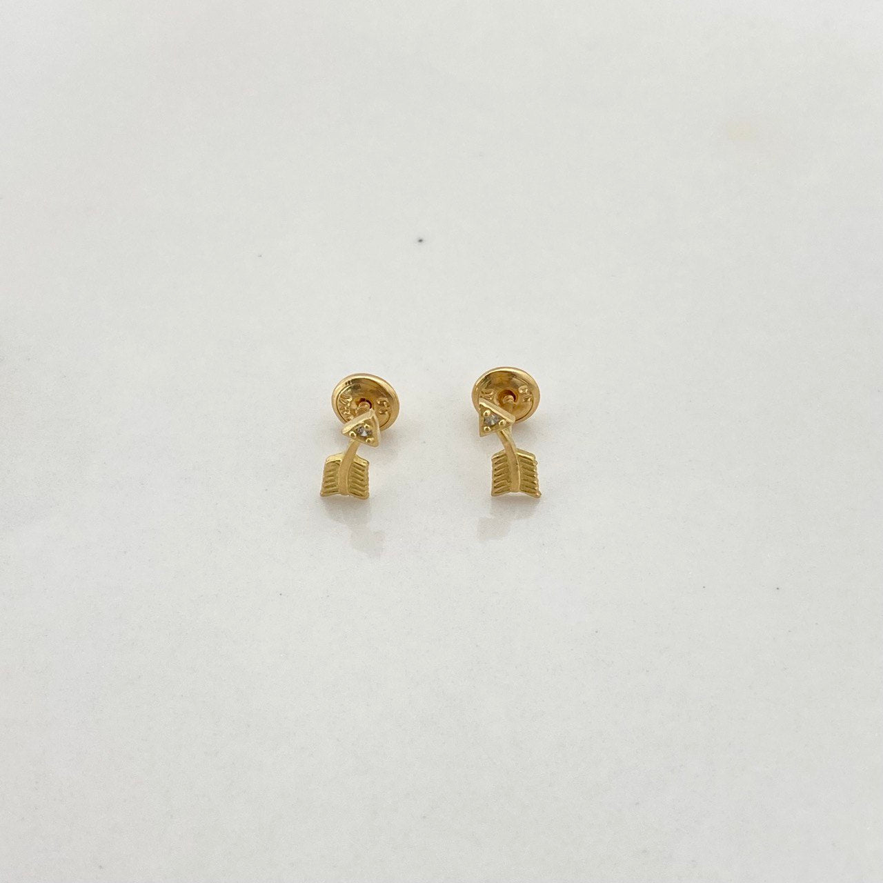 Topos Flecha 0.8gr / Circón Blanco Oro Amarillo $