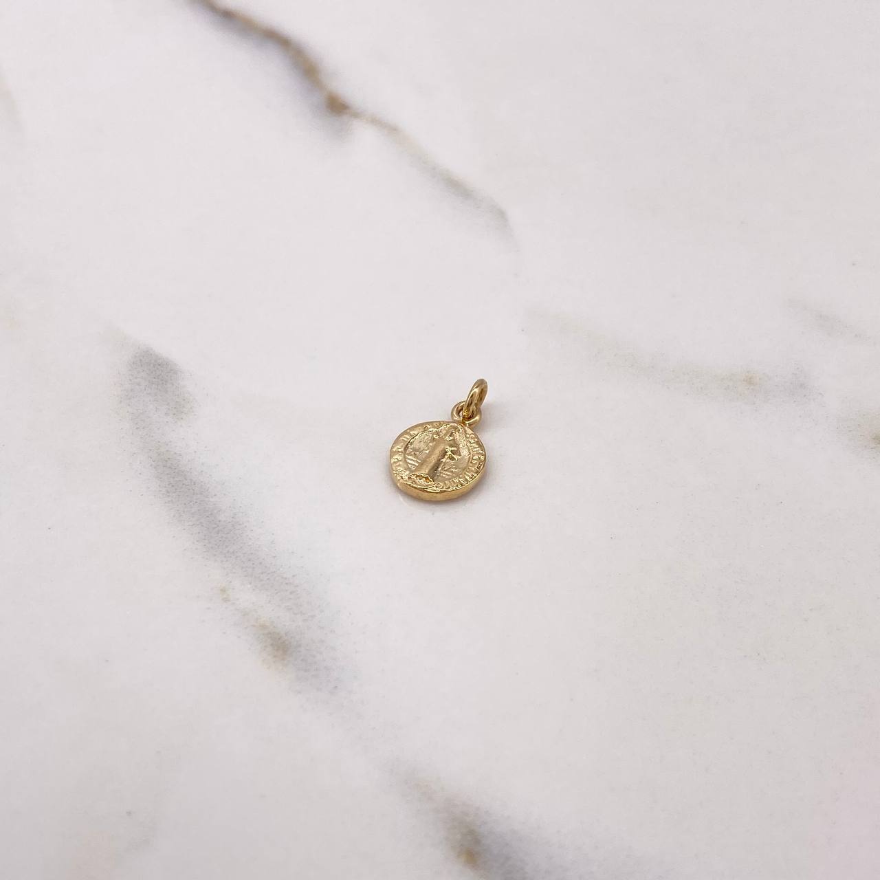 Dije San Benito 1.15gr / 1.3cm / Macizo Oro Amarillo $