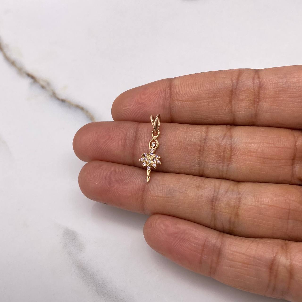 Dije Bailarina 0.6gr / 2cm / Circones Blanco Rosados Oro Rosa $