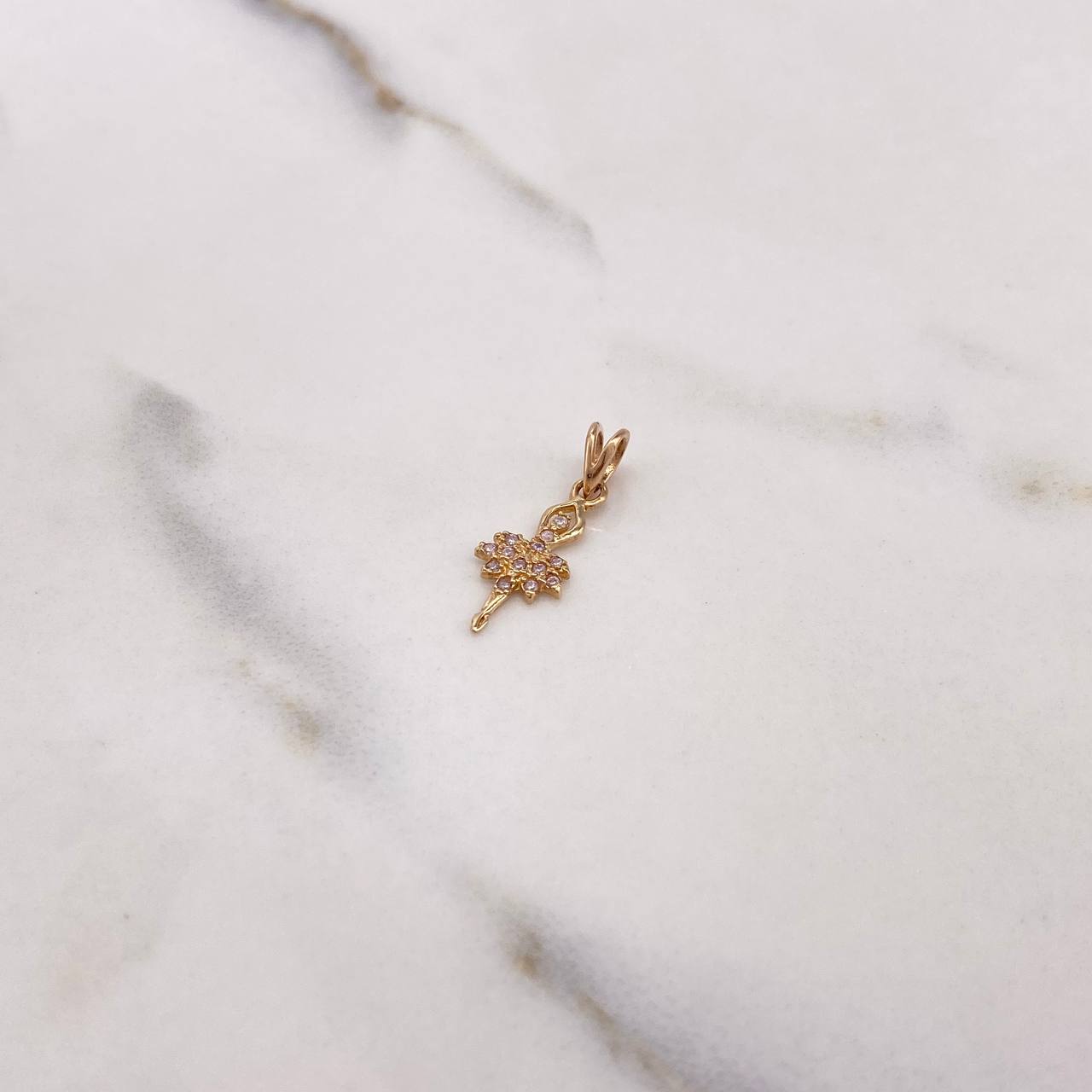 Dije Bailarina 0.6gr / 2cm / Circones Blanco Rosados Oro Rosa $