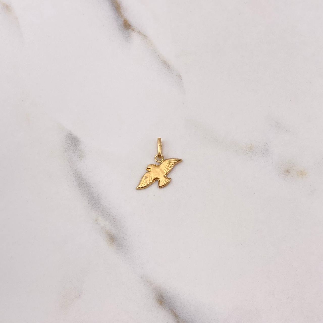 Dije Paloma 0.45gr / 1.8cm / Mate Oro Amarillo $