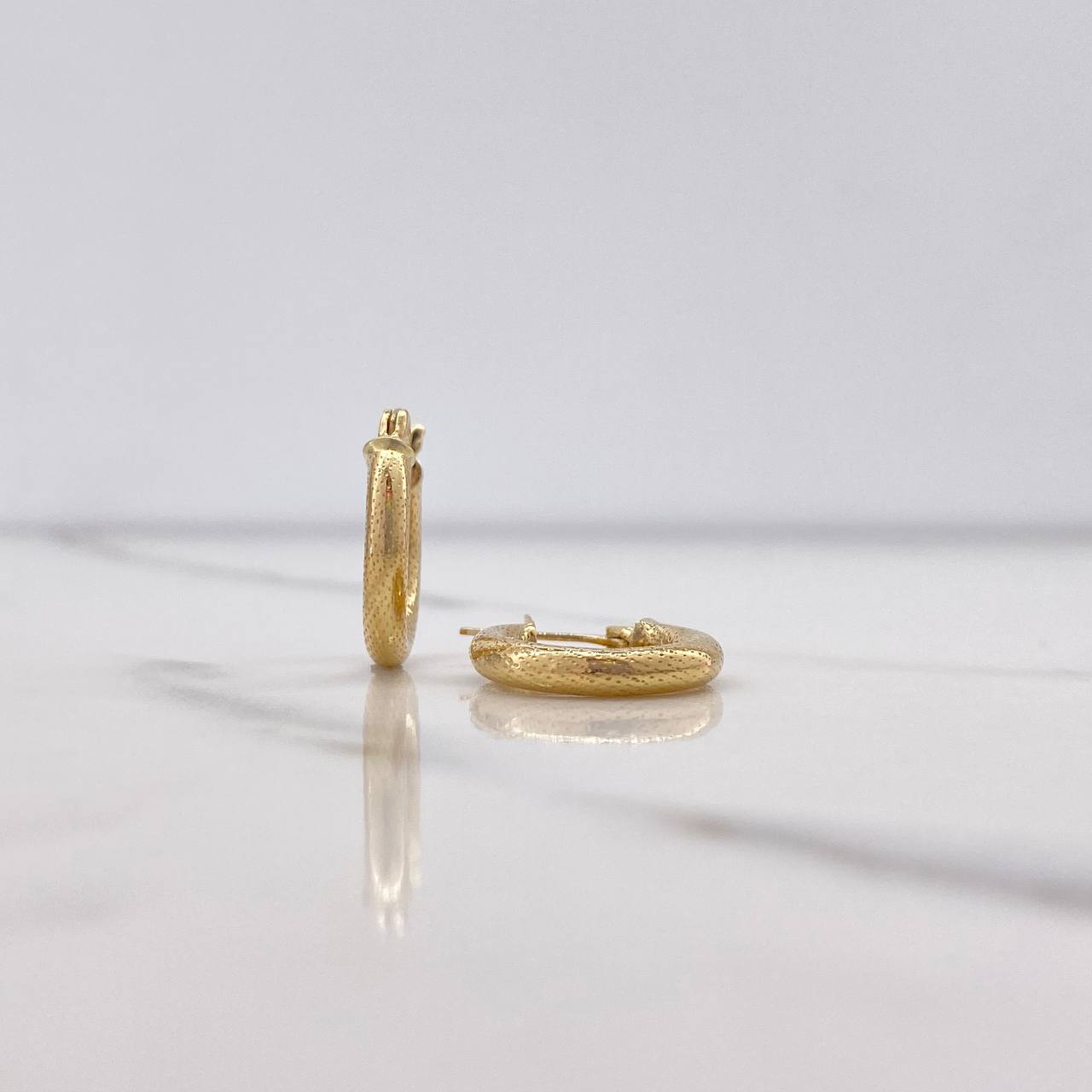 Candongas Tefi 1.6gr / 1.6cm / Punteadas Oro Amarillo &