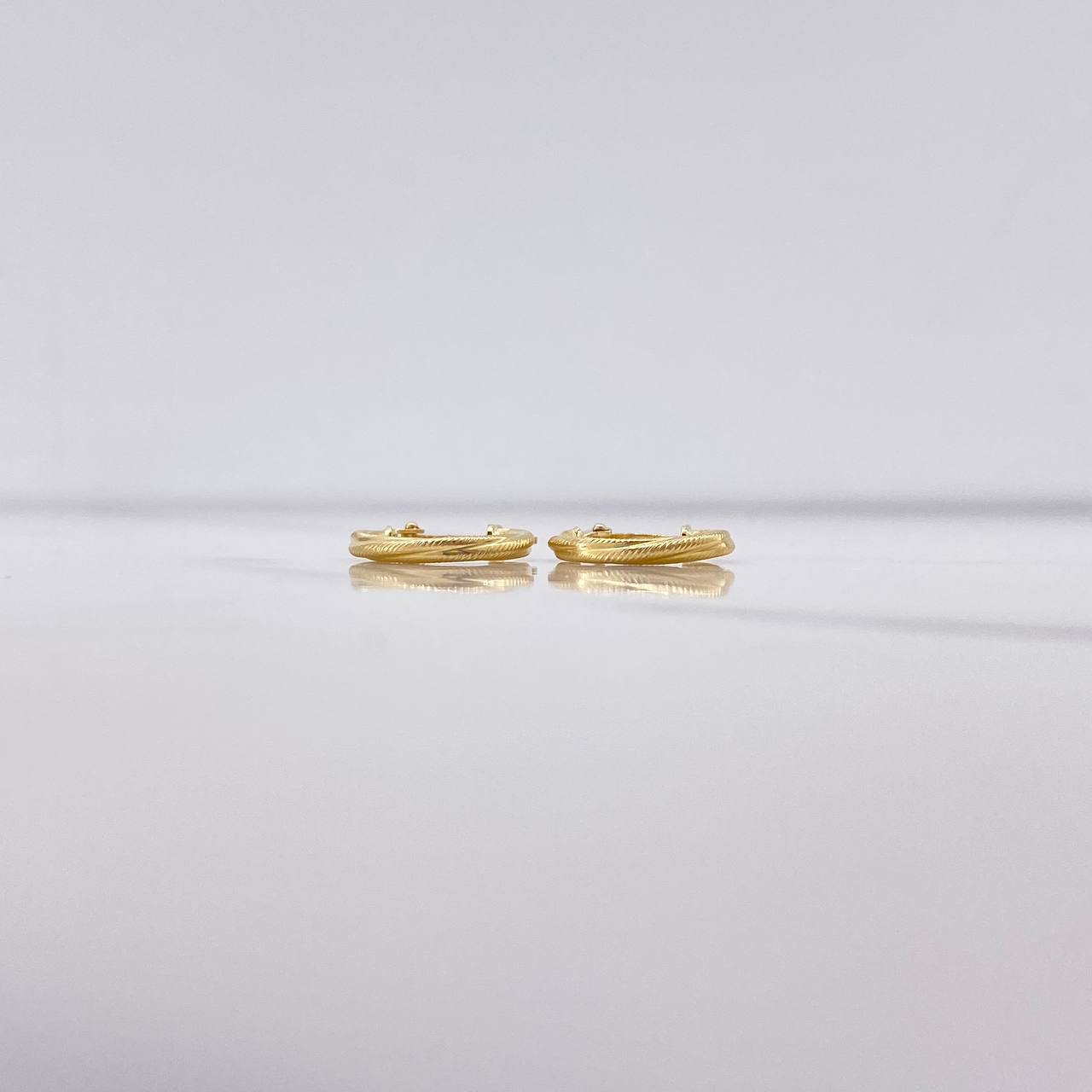 Candongas Yuri 1gr / 1.6cm / Rayadas Entorchadas Oro Amarillo &
