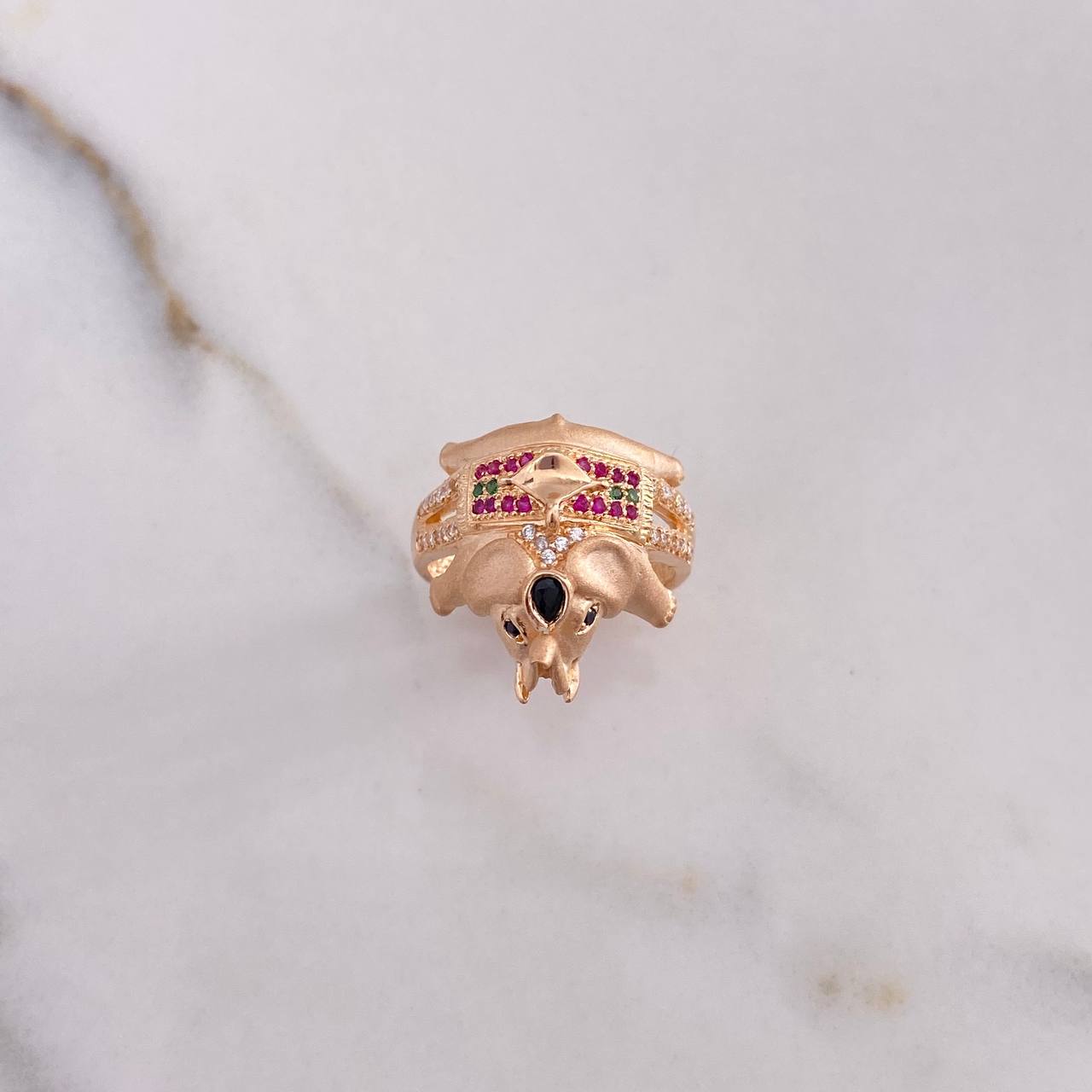 Anillo Elefante 8.15gr / T7 3/4 / Circones Blancos Verdes Fucsias Negros Oro Rosa $