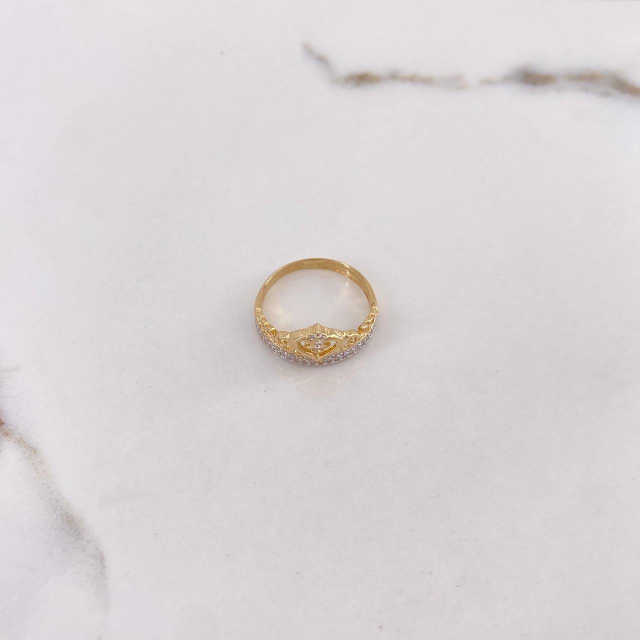 Anillo Corona Corazon  2.55gr / T6 1/2 / Circones Blancos Dos Oros Amarillo Blanco $