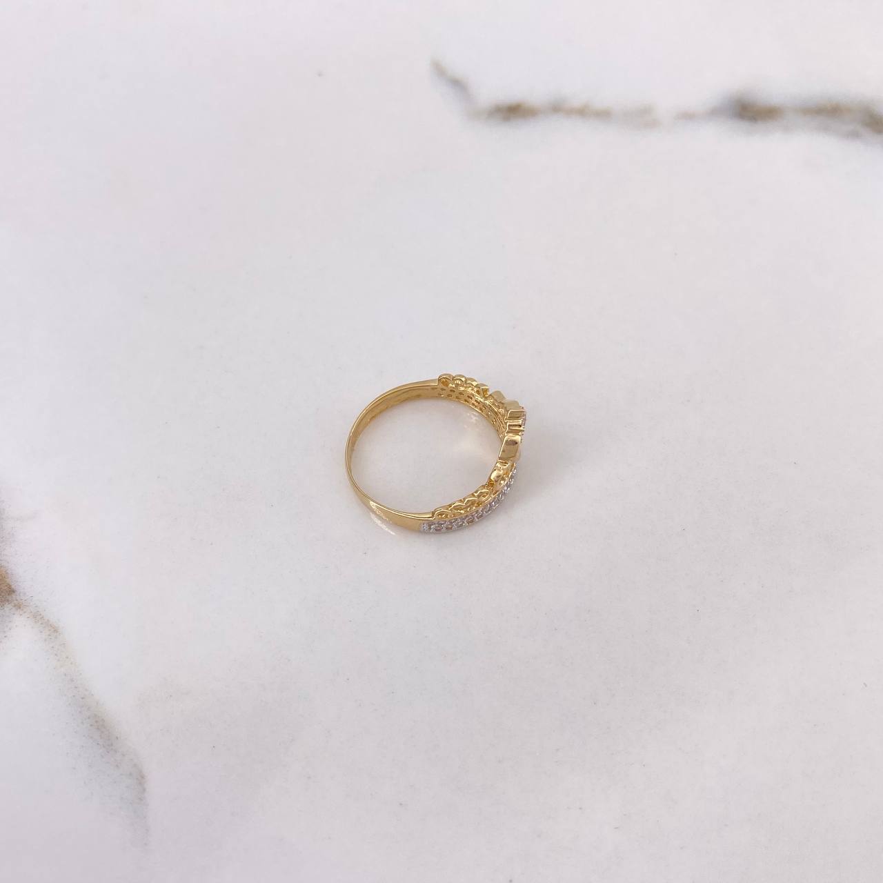 Anillo Corona Corazon  2.55gr / T6 1/2 / Circones Blancos Dos Oros Amarillo Blanco $