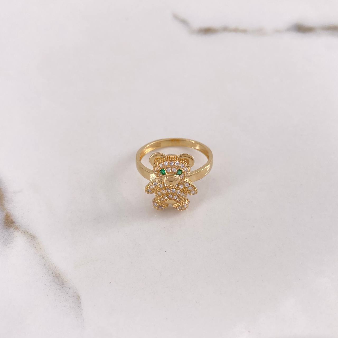 Anillo Oso 3.65gr / T7 1/2 / Circones Blancos Verdes Oro Amarillo $