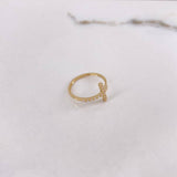 Anillo Cruz  1.5gr / T7 / Circones Blancos Oro Amarillo $
