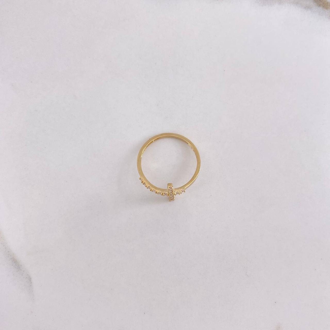 Anillo Cruz  1.5gr / T7 / Circones Blancos Oro Amarillo $