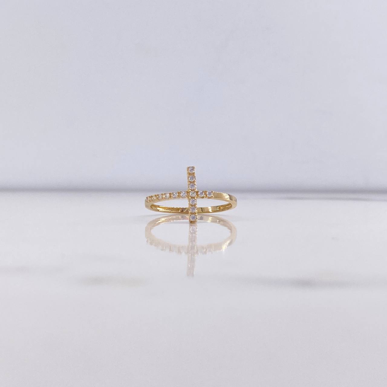 Anillo Cruz  1.5gr / T7 / Circones Blancos Oro Amarillo $