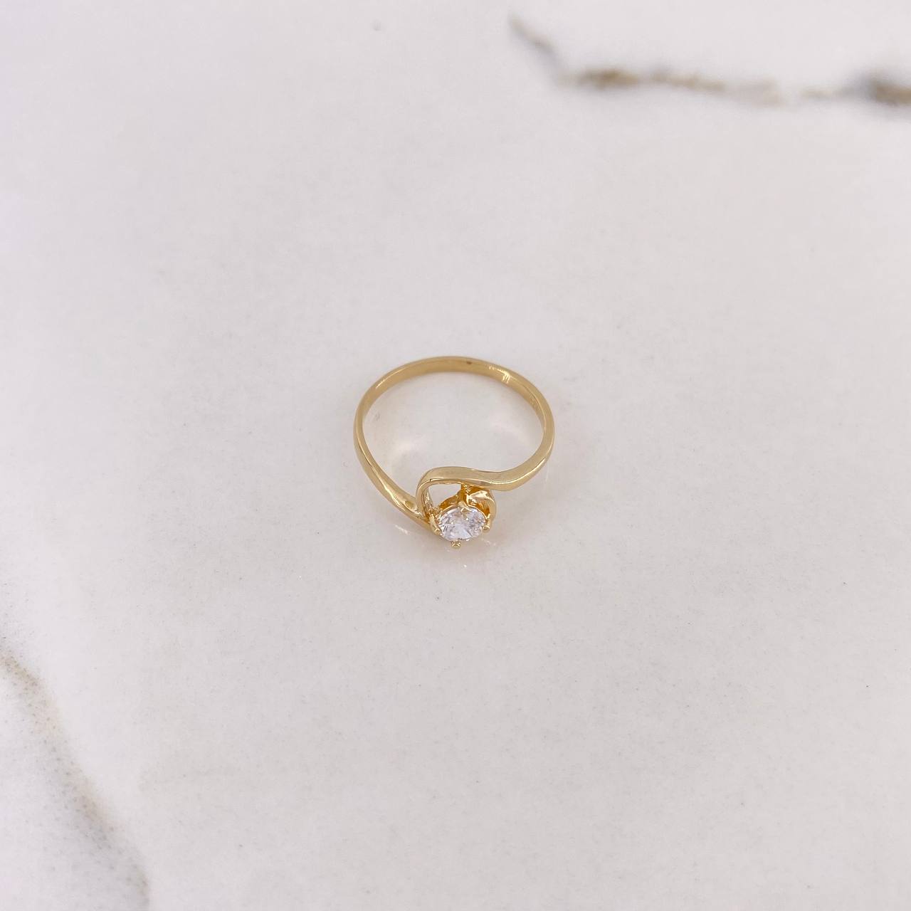 Anillo Solitario Espiral 1.8gr / T5 3/4 / Circon Blanco Oro Amarillo $