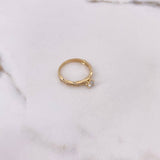 Anillo Linea Curva 2.05gr / T6 1/2 / Circones Blancos Oro Amarillo $
