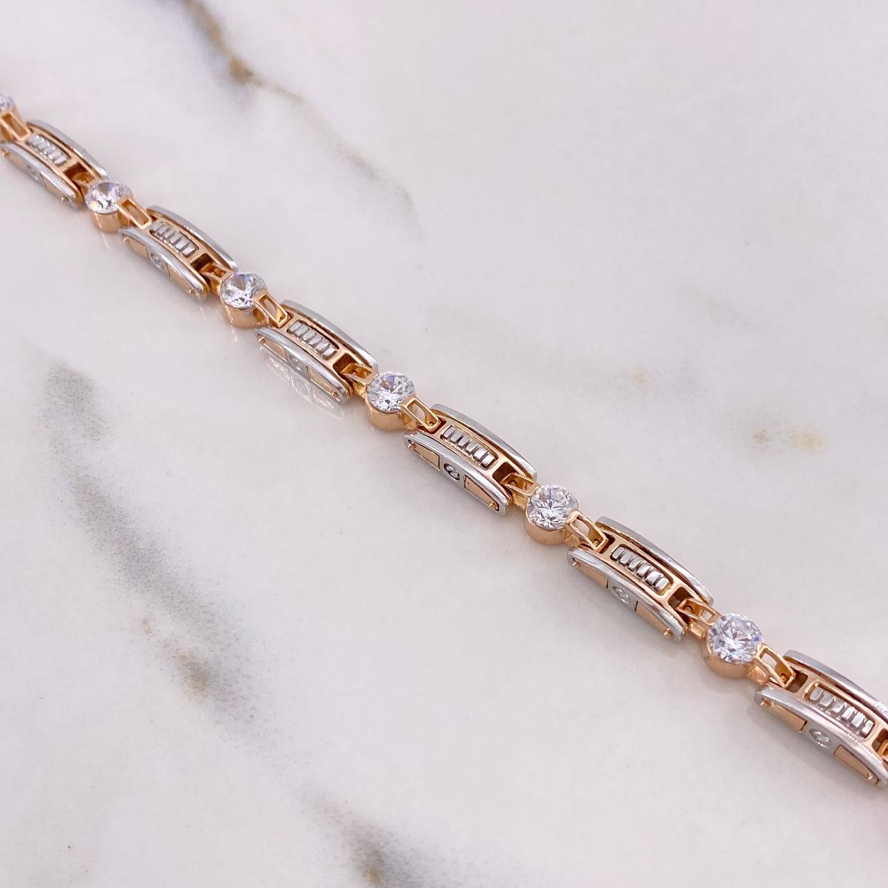 Pulso Rustico Tornillo 24.05gr / 20cm / 5mm Circones Blancos Dos Oros Blanco Rosa $