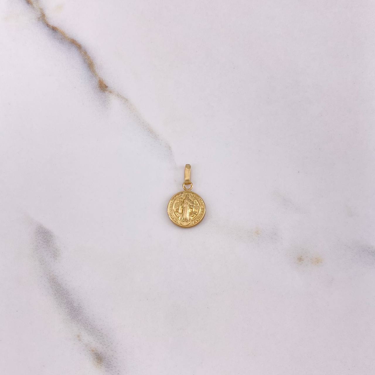 Dije San Benito 0.6gr / 1.8cm / Troquelada Oro Amarillo &