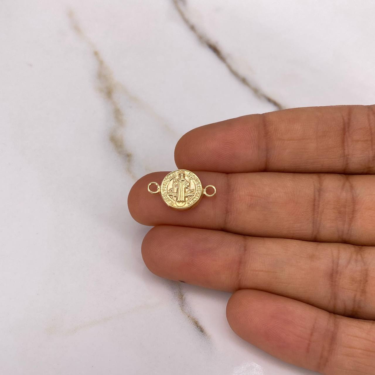 Herraje San Benito 0.55gr / 1.7cm / Troquelado Oro Amarillo &