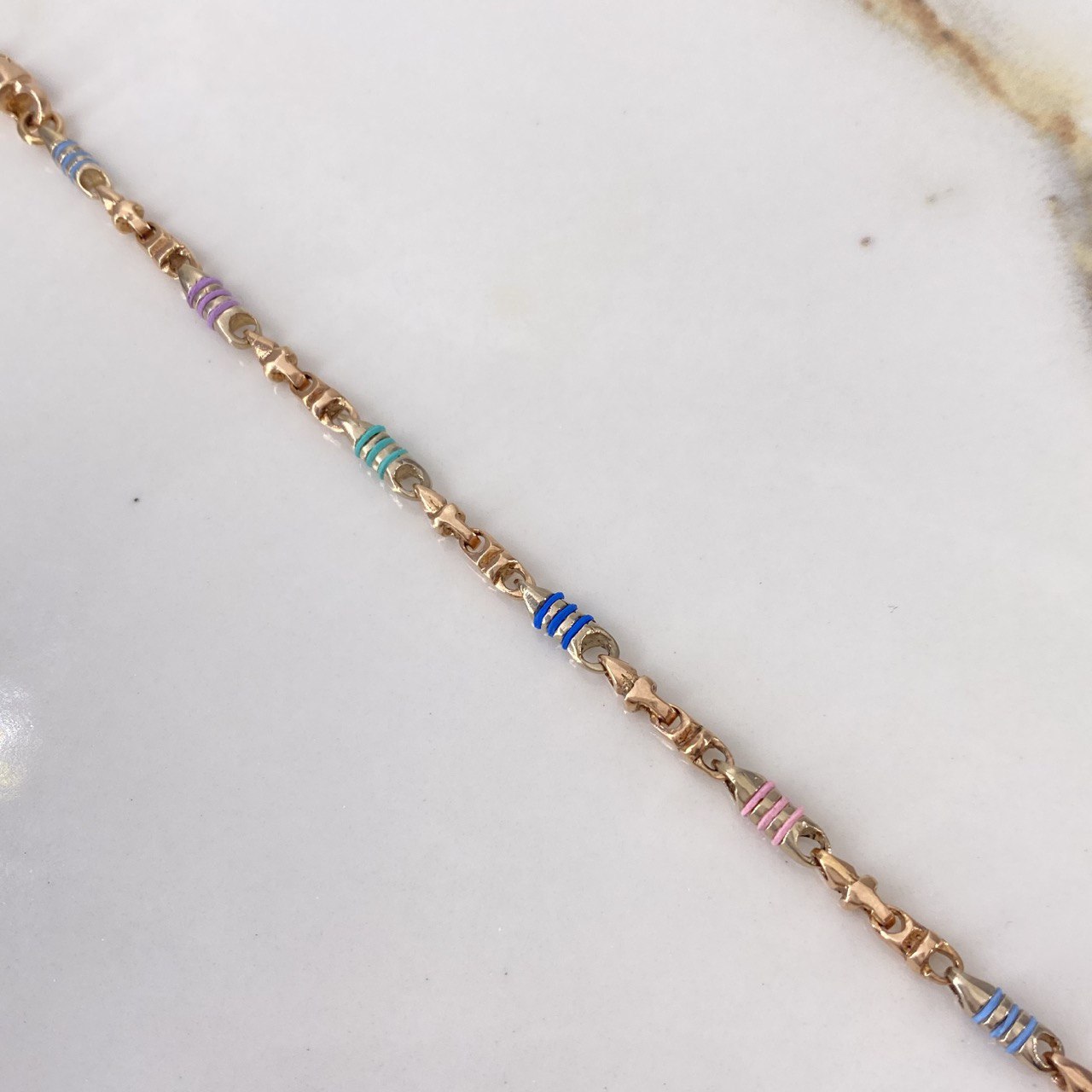 Cadena Rustica 29.05gr / 60cm / 3mm Cauchos Azules-Lila-Rosados Dos Oros Blanco Rosa $