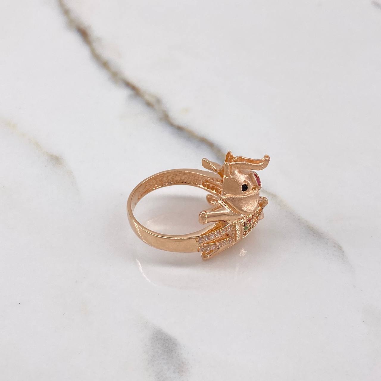 Anillo Elefante 7.45gr / T7 3/4 / Circones Colores Oro Rosa $