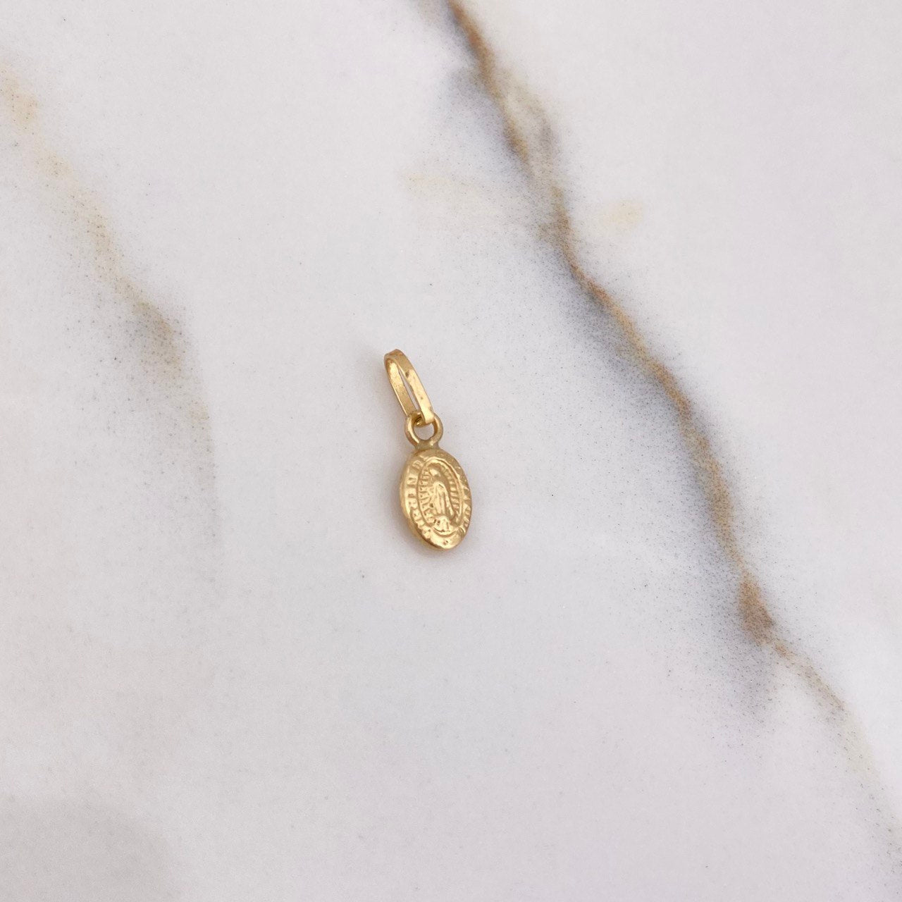 Dije Virgen Guadalupe 0.2gr / 1.2cm / Troquelado Oro Amarillo &