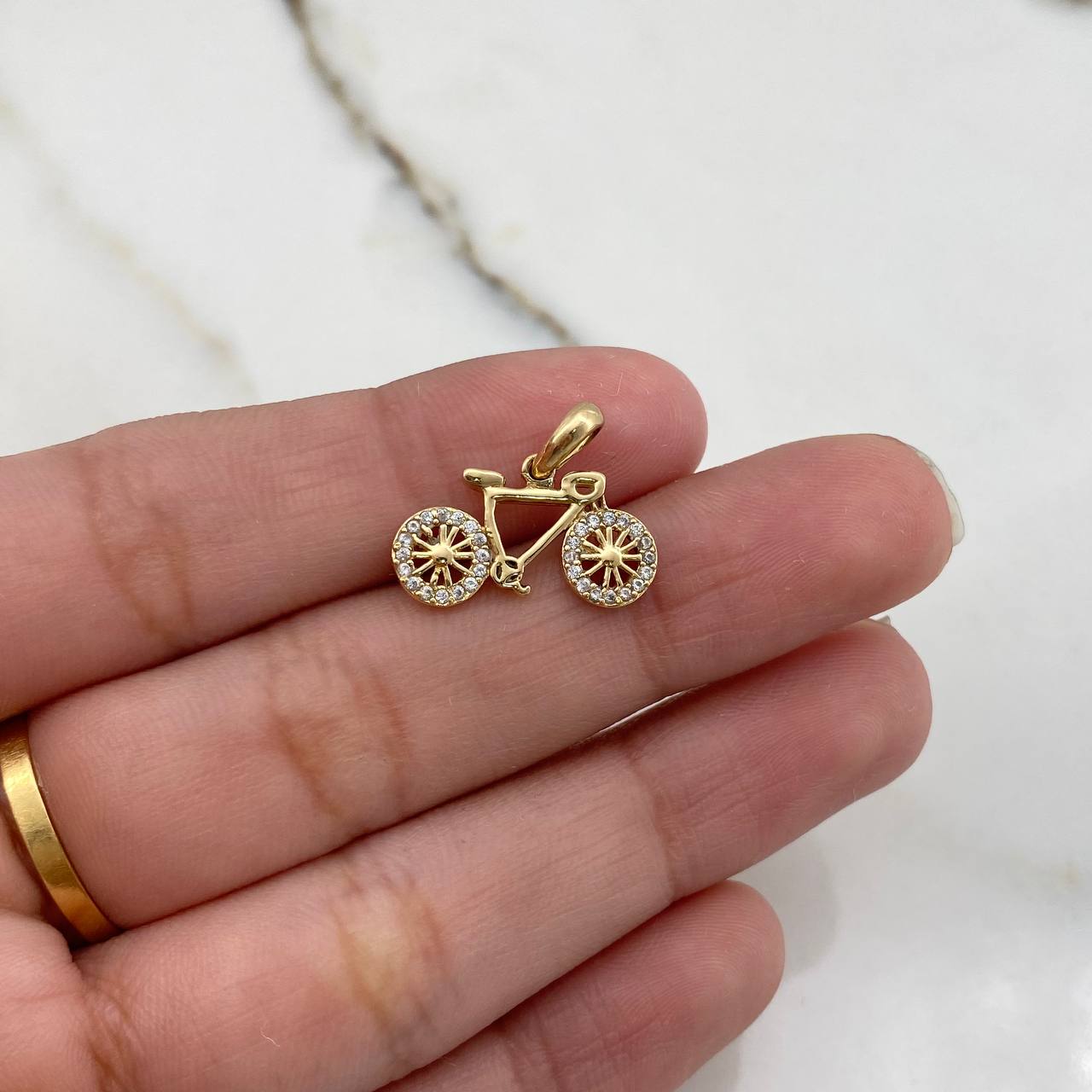 Dije Bicicleta 1.9gr / 1.9cm / Circones Blancos Oro Amarillo &
