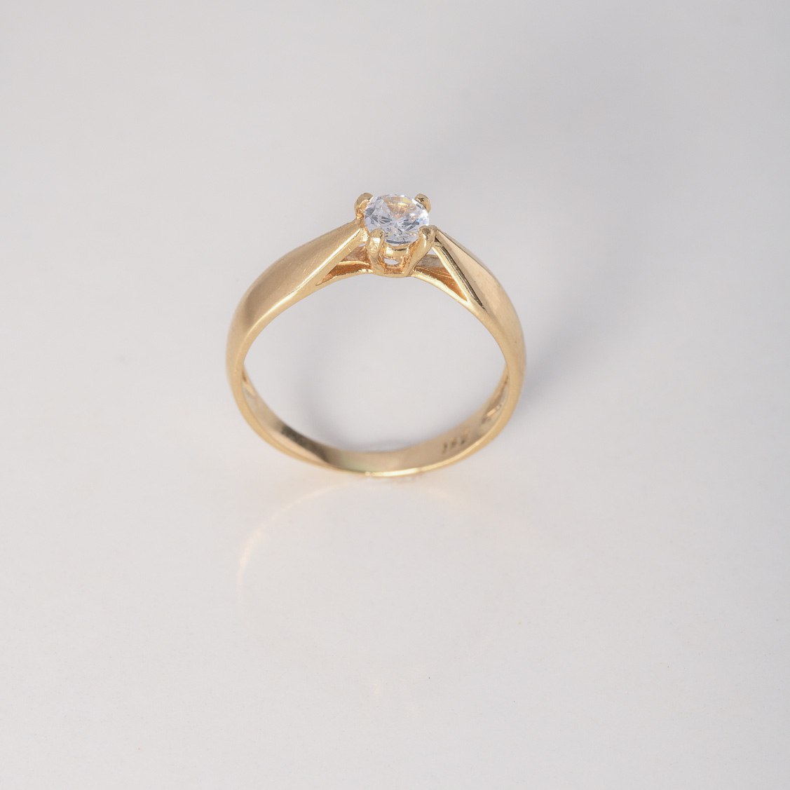 Anillo Solitario Arco 2.3gr / T6 / Circon Blanco Oro Amarillo $