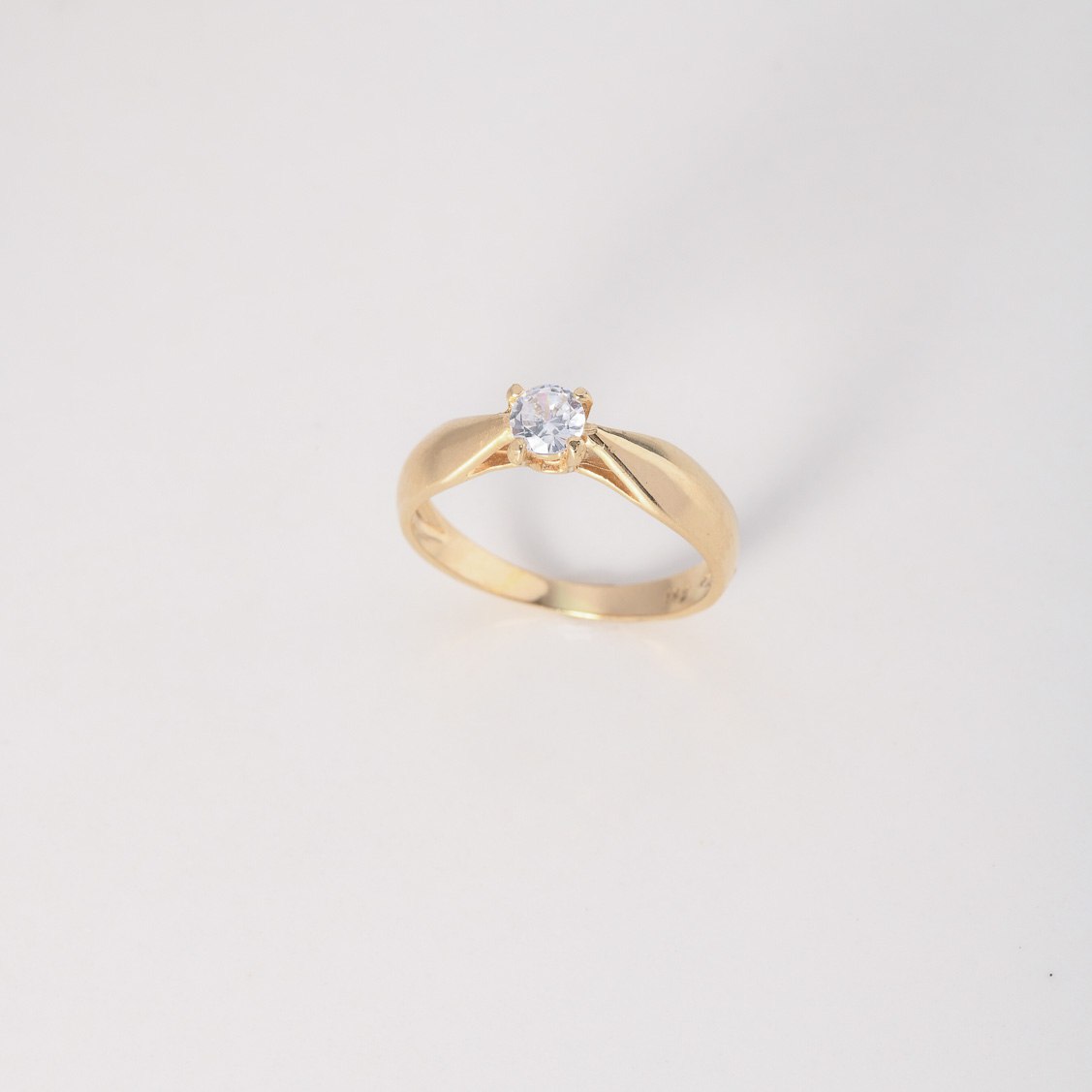 Anillo Solitario Arco 2.3gr / T6 / Circon Blanco Oro Amarillo $
