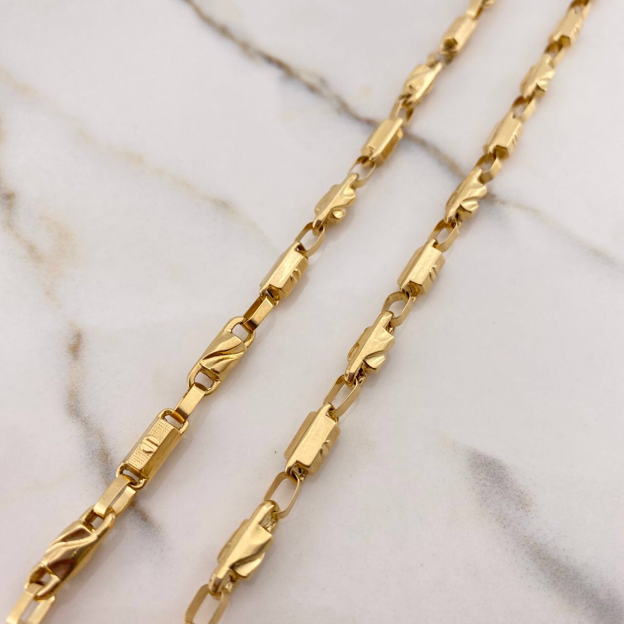 Cadena Rustica Barril 19.35gr / 60cm / 4mm Liso Oro Amarillo $