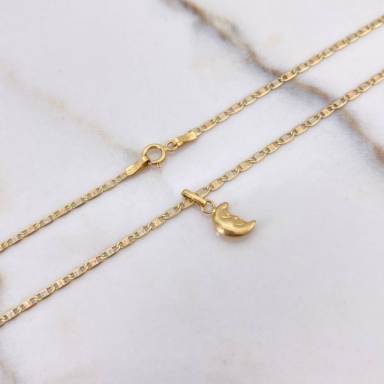Cadena Escalera Plana 1.65gr 40cm + Dije Luna Liso 0.2gr 1.2cm / Tres Oros (Oferta) &