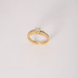 Anillo Solitario Churumbela 3.45gr / T7 1/4 / Circones Blancos Oro Amarillo &