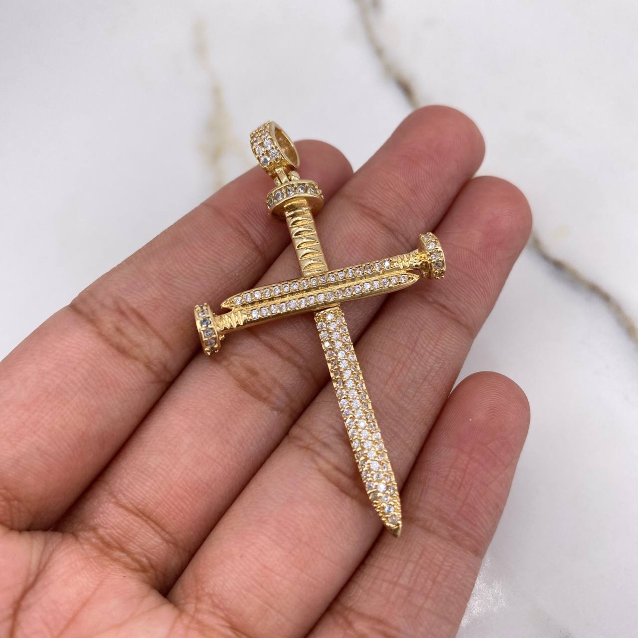 Dije Cruz Clavos 6gr / 5.3cm / Circones Blancos Oro Amarillo $