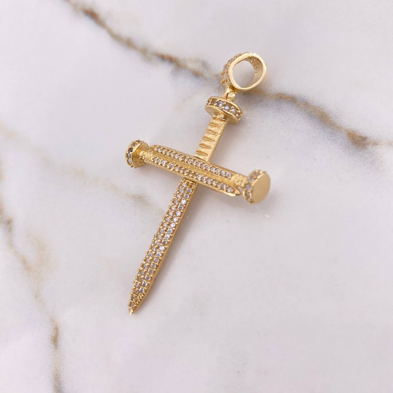 Dije Cruz Clavos 6gr / 5.3cm / Circones Blancos Oro Amarillo $