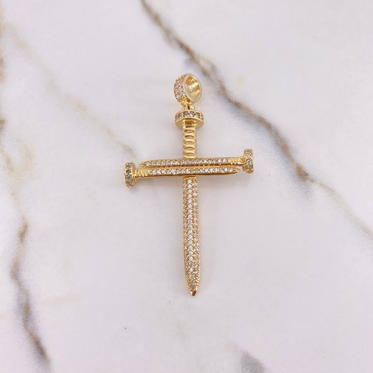 Dije Cruz Clavos 6gr / 5.3cm / Circones Blancos Oro Amarillo $