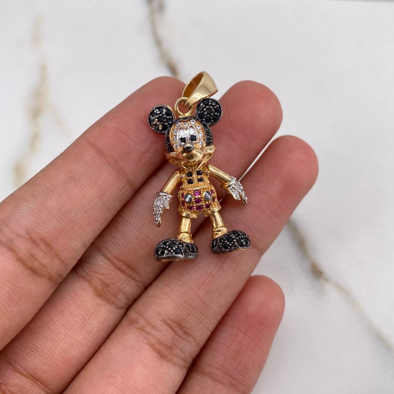 Dije Raton Articulado 6.95gr / 3.2cm / Circones Negros Blancos Fucsias Dos Oros Amarillo Blanco (Oferta) $