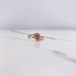 Anillo Gota 1.4gr / T6 1/4 / Lineas Invertidas Circones Lila Blancos Oro Rosa $