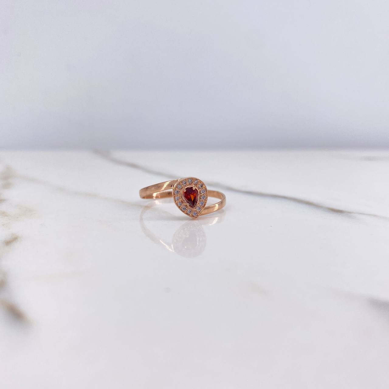 Anillo Gota 1.45gr / T7 3/4 / Lineas Invertidas Circones Ambar Blancos Oro Rosa $