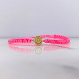 Pulsera Rosada Herraje Virgen Milagrosa 0.7gr / 1.3cm / Circones Blancos Oro Amarillo $