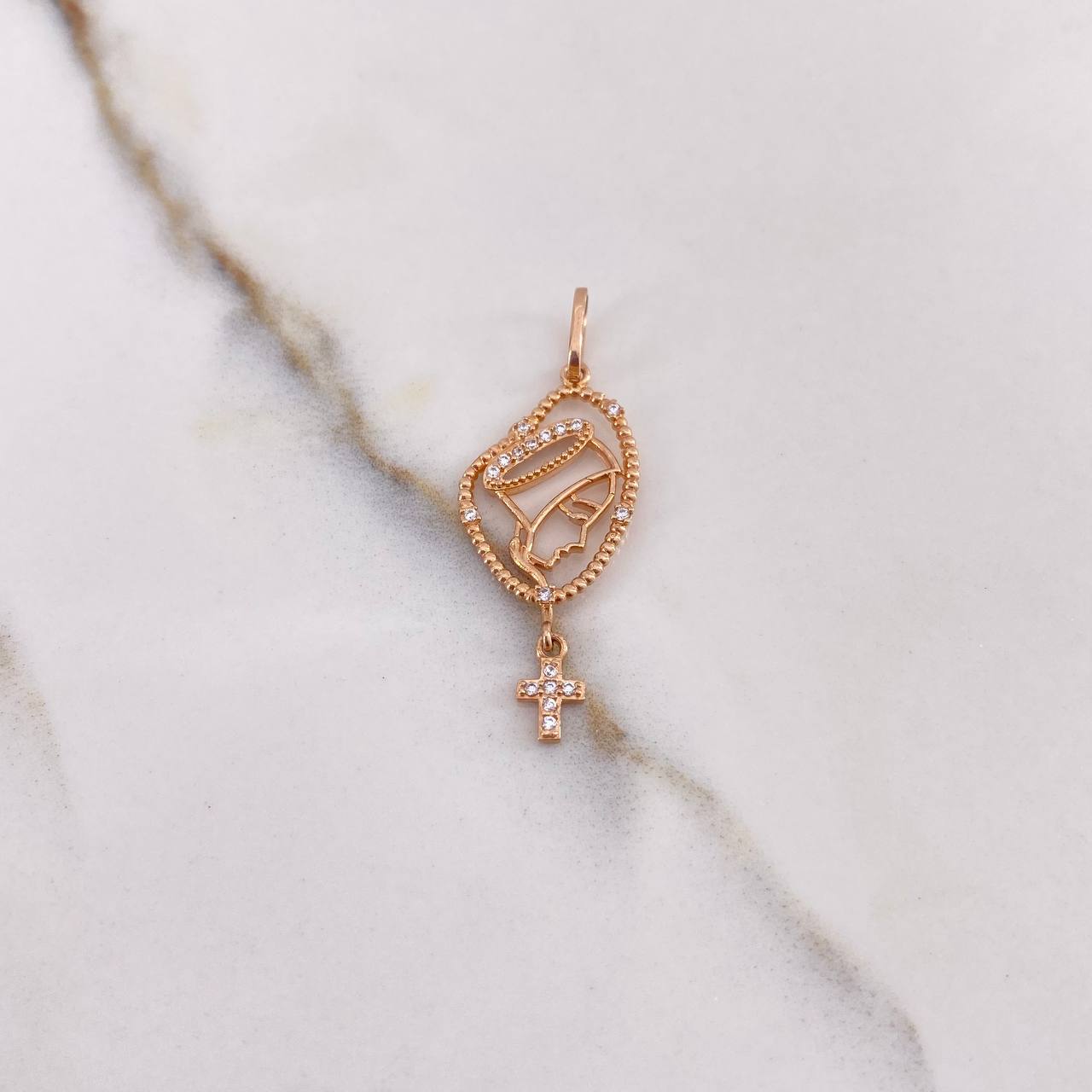 Dije Rosario Virgen Maria 1.65gr / 3.5cm / Circones Blancos Oro Rosa $