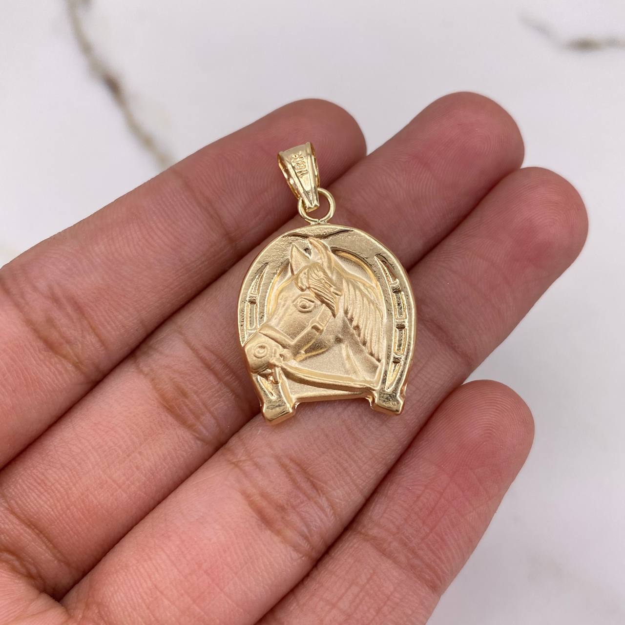 Dije Herradura Caballo 2.2gr / 3cm / Troquelado Oro Amarillo $