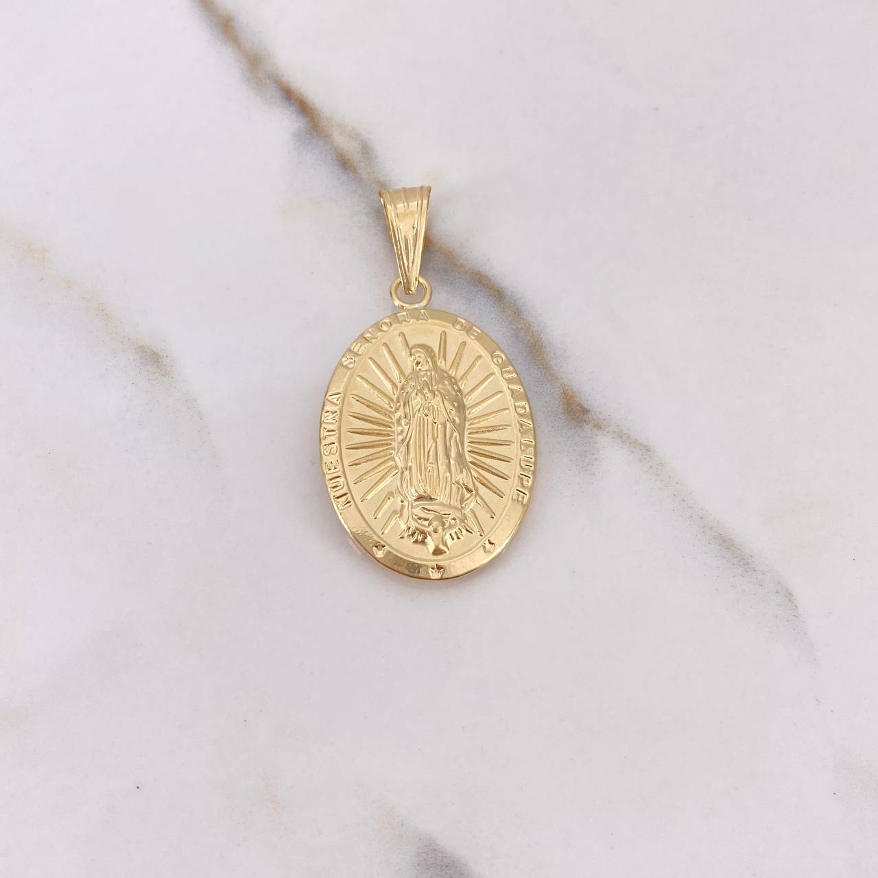 Dije Virgen Guadalupe 3.2gr / 4cm / Troquelado Oro Amarillo $