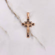 Dije Cruz Cristo 5.1gr / 4.2cm / Timon Circones Negros Oro Rosa $