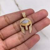 Dije Casco Espartano 3.6gr / 3cm / Circones Blancos Dos Oros Amarillo Blanco $